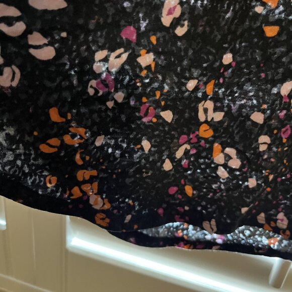 Good move Size Extra Large (XL) Women's Black Floral Print Short Sleeve T-Shirt - Picture 3 of 5